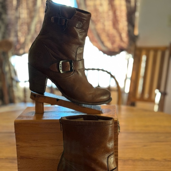 Frye ankle bootie - Picture 1 of 4